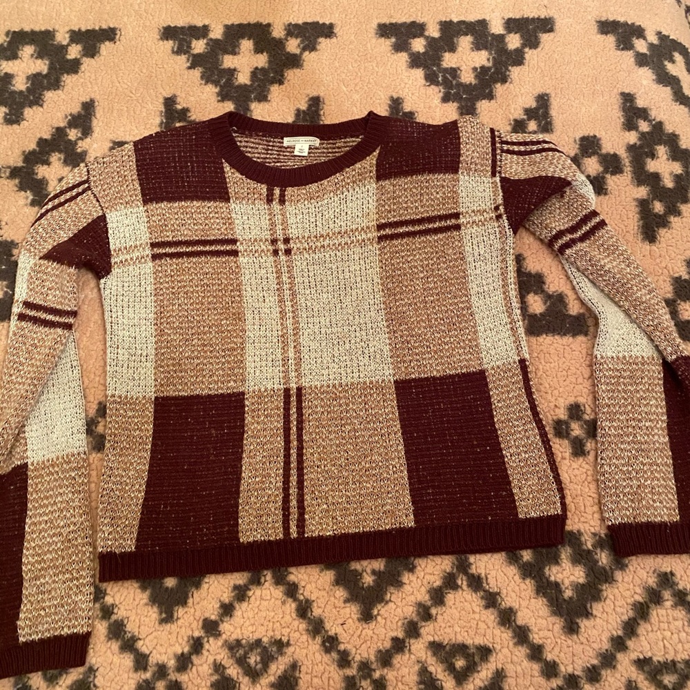 Maroon sweater